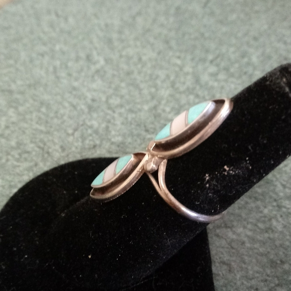 Vintage Native American Turquoise and Mother Of Pearl Ring Face - Picture 5 of 8